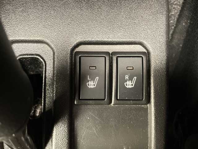 スズキ ジムニー シエラ JC 長野県 2019(令1)年 2.6万km シフォンアイボリーM ４ＷＤ/社外ＣＤ/衝突被害軽減ブレーキ/クルーズコントロール/レーンディパーチャーアラート/ヘッドライトウォッシャー/LEDライト/オートライト/フォグランプ/ウィンカードアミラー/革巻きステアリング/スタッドレス＋アルミ車載/スマートキーx2/純正15インチアルミ/前席シートヒーター