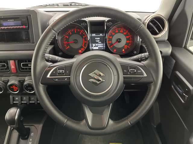 スズキ ジムニー シエラ JC 長野県 2019(令1)年 2.6万km シフォンアイボリーM ４ＷＤ/社外ＣＤ/衝突被害軽減ブレーキ/クルーズコントロール/レーンディパーチャーアラート/ヘッドライトウォッシャー/LEDライト/オートライト/フォグランプ/ウィンカードアミラー/革巻きステアリング/スタッドレス＋アルミ車載/スマートキーx2/純正15インチアルミ/前席シートヒーター