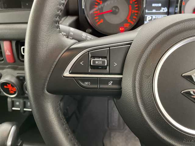 スズキ ジムニー シエラ JC 長野県 2019(令1)年 2.6万km シフォンアイボリーM ４ＷＤ/社外ＣＤ/衝突被害軽減ブレーキ/クルーズコントロール/レーンディパーチャーアラート/ヘッドライトウォッシャー/LEDライト/オートライト/フォグランプ/ウィンカードアミラー/革巻きステアリング/スタッドレス＋アルミ車載/スマートキーx2/純正15インチアルミ/前席シートヒーター