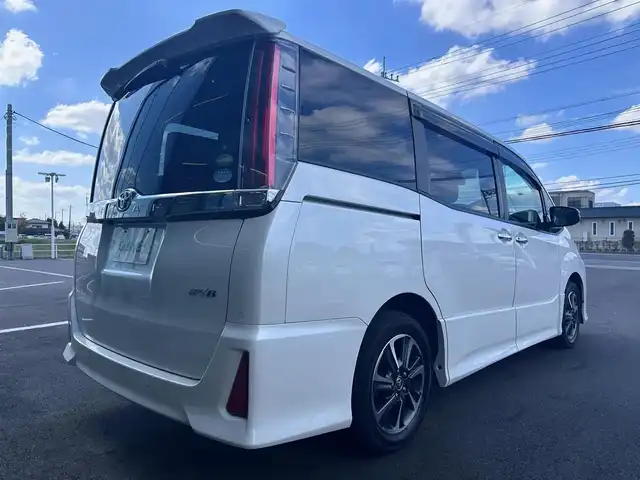 トヨタ ノア Si ダブルバイビーⅡ 栃木県 2019(令1)年 6.1万km ホワイトパールクリスタルシャイン トヨタセーフティーセンス/純正9インチナビ/フルセグTV（走行中視聴可）/Bluetoothオーディオ/DVD再生機能/バックカメラ/ステアリングリモコン/純正12.1インチフリップダウンモニター/クルーズコントロール/両側パワースライドドア/純正ドライブレコーダー/純正フロアマット/純正16インチAW/LEDヘッドライト・フォグ/コーナーセンサー/ビルトインETC/スマートキー×2