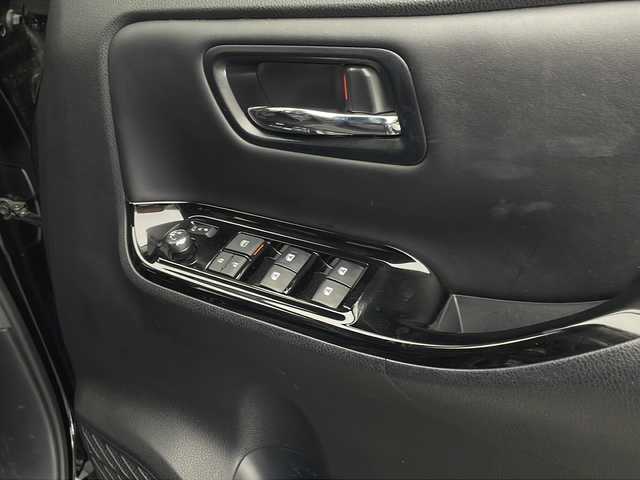 トヨタ ノア Si ダブルバイビーⅡ 宮崎県 2019(令1)年 4万km ブラック 車検R8年9月/純正9インチナビ/純正後席用12インチフリップダウンモニター/バックカメラ/(BT/CD/DVD/MSV)/両側パワースライドドア/衝突軽減システム/クルーズコントロール/車線逸脱警報/横滑り防止機能/クリアランスソナー/ハーフレザーシート/純正フロアマットマット/純正アルミホイール/ビルトインETC/社外ドライブレコーダー/LEDオートヘッドライト/オートマチックハイビーム/スマートキー×2