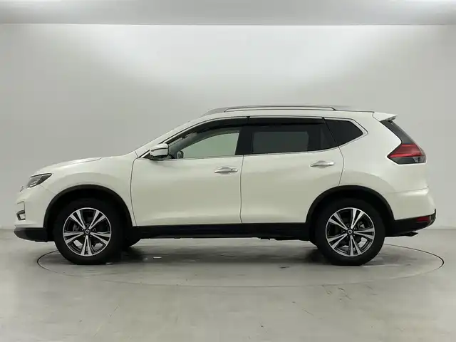 日産 エクストレイル 20Xi 群馬県 2018(平30)年 4万km ブリリアントホワイトパール 純正7インチワイドナビ/(AM/FM/Bluetooth/フルセグTV/USB/AUX)/インテリジェントパーキングアシスト/クイックコンフォートシートヒーター(前席・セカンド席左右)/インテリジェントDA(ふらつき警報)/ルーフレール/＝＝＝＝＝＝＝＝＝＝＝＝＝＝＝/インテリジェントアラウンドビューモニター/インテリジェントルームミラー/プロパイロット/リモコンオートバックドア/ETC/アドバンスドヒルディセントコントロール/LEDヘッドライト/ハイビームシステム/電動パーキングブレーキ/オートブレーキホールド/プッシュスタート/スマートキー