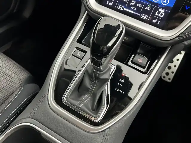 スバル アウトバック リミテッドEX 道央・札幌 2022(令4)年 3.2万km ゴールド ・４WD/・11.6インチセンターインフォメーションディスプレイ/　&インフォテインメントシステム/・BT.USB.AUX/・Apple CarPlay . Android Auto/・フロント.サイド.バックカメラ/・EyeSight X/・プリクラッシュブレーキ/・エマージェンシーレーンキープアシスト/・全車速追従機能付クルーズコントロール/・クリアランスソナー/・DMS（ドライバーモニタリングシステム）/・スバルリヤビークルエディション/・オートビークルホールド/・ビークルダイナミクスコントロール/・先行車発進.青信号お知らせ/・ステアリング連動ヘッドランプ/・リバース連動チルトダウンドアミラー/・X-MODE/・SI-DRIVE/・パドルシフト/・電動パーキングブレーキ/・アイドリングストップ/・オートライト/・LEDヘッドライト/・LEDフロントフォグランプ/・リヤフォグランプ/・パワーリヤゲート/・パワーリヤゲートメモリー/・D席シートメモリー/・D＋N席パワーシート/・全席シートヒーター/・ステアリングヒーター/・ステアリングスイッチ/・自動防眩ミラー/・純正１８インチAW/・純正フロアマット/・プッシュスタート/・スマートキー