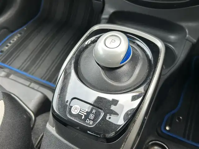 日産 ノート e－パワー X 栃木県 2019(令1)年 7.6万km ブリリアントホワイトパール エマージェンシーブレーキ/純正メモリナビ/フルセグTV/DVD/Bluetooth/アラウンドビューモニター/インテリジェントルームミラー/ETC/前後ドライブレコーダー/純正15インチAW/LEDヘッドライト/ステアリングリモコン/コーナーセンサー/AAC