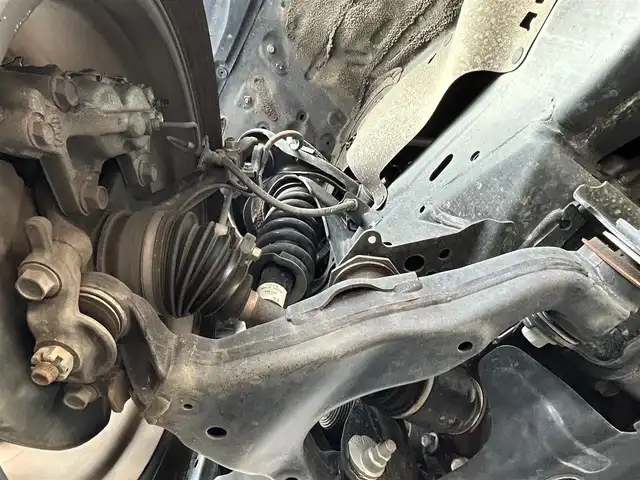 トヨタ ランドクルーザー プラド TX Lパッケージ 滋賀県 2022(令4)年 4.7万km ブラック ガソリン/4WD(F4)/6速AT/モデリスタエアロ/チルト＆スライド電動ムーンルーフ/ルーフレール/９インチ純正ナビ【NSZT-Y68T】/(FM/AM/CD/DVD/フルセグ/Bluetooth)/前ドライブレコーダー/ETC/バックカメラ/ＴｏｙｏｔａＳａｆｅｔｙＳｅｎｓｅ/・踏み間違い防止アシスト	/・プリクラッシュブレーキアシスト	/・レーンキープアシスト/・レーダークルーズコントロール/・標識検知機能	/運転席・助手席シートヒーター/運転席・助手席シートベンチレーション/電動格納ミラー/防眩インナーミラー/革巻きステアリング/ステアリングスイッチ/オートライト/フロントフォグ/LEDヘッドライト/ヘッドライトウォッシャー/オートマチックハイビーム/フルオートエアコン/プッシュスタート/スマートキー/スペアキー/純正フロアマット