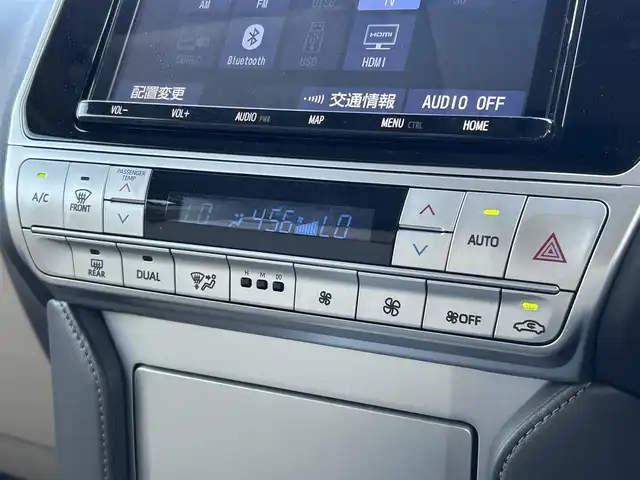 トヨタ ランドクルーザー プラド TX Lパッケージ 滋賀県 2022(令4)年 4.7万km ブラック ガソリン/4WD(F4)/6速AT/モデリスタエアロ/チルト＆スライド電動ムーンルーフ/ルーフレール/９インチ純正ナビ【NSZT-Y68T】/(FM/AM/CD/DVD/フルセグ/Bluetooth)/前ドライブレコーダー/ETC/バックカメラ/ＴｏｙｏｔａＳａｆｅｔｙＳｅｎｓｅ/・踏み間違い防止アシスト	/・プリクラッシュブレーキアシスト	/・レーンキープアシスト/・レーダークルーズコントロール/・標識検知機能	/運転席・助手席シートヒーター/運転席・助手席シートベンチレーション/電動格納ミラー/防眩インナーミラー/革巻きステアリング/ステアリングスイッチ/オートライト/フロントフォグ/LEDヘッドライト/ヘッドライトウォッシャー/オートマチックハイビーム/フルオートエアコン/プッシュスタート/スマートキー/スペアキー/純正フロアマット