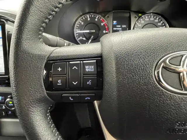 トヨタ ハイラックス Z 熊本県 2021(令3)年 4.6万km アティチュードブラックマイカ 社外トノカバー（三つ折りタイプ）/社外テール/ベッドライナー/社外ナビRQ911（ＣＤ・ＤＶＤ・フルセグ・ＢＴ・ＵＳＢ）/バックカメラ　/ＥＴＣ　/前後クリアランスソナー　/ＥＴＣ　/トヨタセーフティーセンス/・プリクラッシュセーフティ/・レーンディパーチャーアラート/・ロードサインアシスト/・アダブティブクルーズコントロール/横滑り防止/ダウンヒルアシスト/アイドリングストップ/純正フロアマット/社外２０インチAW/オートライト/LEDヘッドライト/フォグライト/スマートキー/プッシュスタート/スペアキー２本