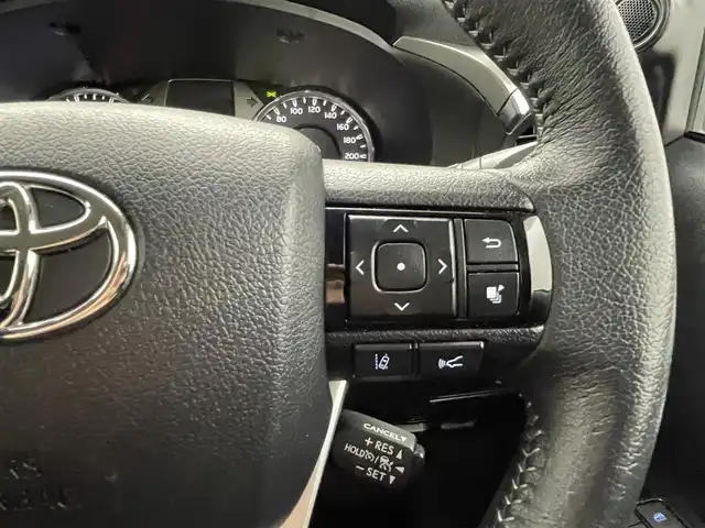 トヨタ ハイラックス Z 熊本県 2021(令3)年 4.6万km アティチュードブラックマイカ 社外トノカバー（三つ折りタイプ）/社外テール/ベッドライナー/社外ナビRQ911（ＣＤ・ＤＶＤ・フルセグ・ＢＴ・ＵＳＢ）/バックカメラ　/ＥＴＣ　/前後クリアランスソナー　/ＥＴＣ　/トヨタセーフティーセンス/・プリクラッシュセーフティ/・レーンディパーチャーアラート/・ロードサインアシスト/・アダブティブクルーズコントロール/横滑り防止/ダウンヒルアシスト/アイドリングストップ/純正フロアマット/社外２０インチAW/オートライト/LEDヘッドライト/フォグライト/スマートキー/プッシュスタート/スペアキー２本