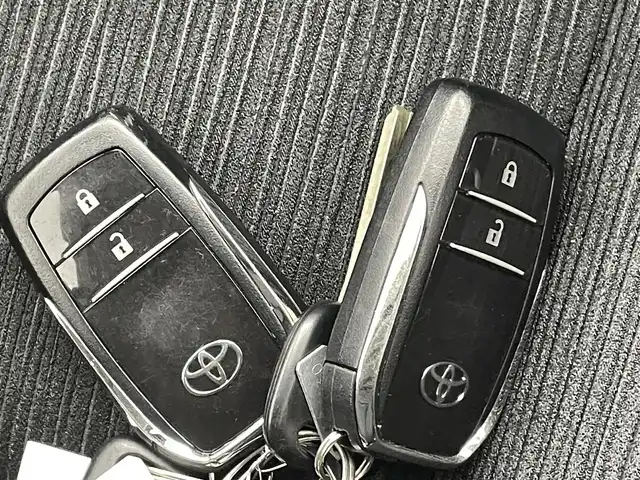 トヨタ ハイラックス Z 熊本県 2021(令3)年 4.6万km アティチュードブラックマイカ 社外トノカバー（三つ折りタイプ）/社外テール/ベッドライナー/社外ナビRQ911（ＣＤ・ＤＶＤ・フルセグ・ＢＴ・ＵＳＢ）/バックカメラ　/ＥＴＣ　/前後クリアランスソナー　/ＥＴＣ　/トヨタセーフティーセンス/・プリクラッシュセーフティ/・レーンディパーチャーアラート/・ロードサインアシスト/・アダブティブクルーズコントロール/横滑り防止/ダウンヒルアシスト/アイドリングストップ/純正フロアマット/社外２０インチAW/オートライト/LEDヘッドライト/フォグライト/スマートキー/プッシュスタート/スペアキー２本