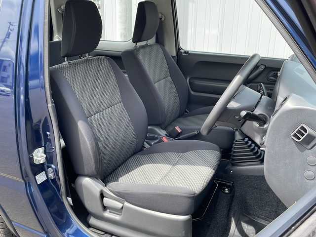 スズキ ジムニー XG 道北・旭川 2015(平27)年 1.7万km ノクターンブルーパール 社外オーディオ　USB/AUX/5速MT/切り替え4WD/2WD/社外16インチAW/スタッドレスタイヤ車載/スペアキー/バイザー/保証書/取説書