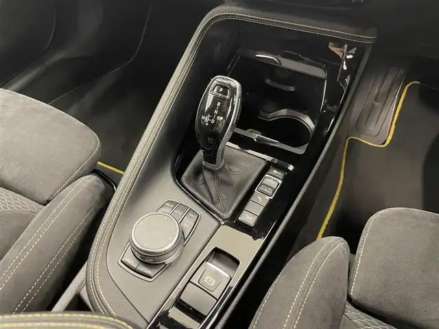 ＢＭＷ Ｘ２ xDrive20i MスポーツX 岡山県 2018(平30)年 2.8万km アルピンホワイトⅢ BMW純正iDrive/Rカメラ/LEDヘッドライト/オートライト/オートワイパー/Bluetooth/USB/衝突警告/歩行者警告/車線逸脱警告/BMWコネクテッドドライブ/SOSコールシステム/BMWアシスタンス/インテリアライト/パーキングベンチレーション/パワーテールゲート/ミラー一体型ETC/シートヒーター/純正19インチアルミ