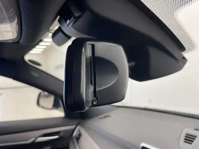 ＢＭＷ Ｘ２ xDrive20i MスポーツX 岡山県 2018(平30)年 2.8万km アルピンホワイトⅢ BMW純正iDrive/Rカメラ/LEDヘッドライト/オートライト/オートワイパー/Bluetooth/USB/衝突警告/歩行者警告/車線逸脱警告/BMWコネクテッドドライブ/SOSコールシステム/BMWアシスタンス/インテリアライト/パーキングベンチレーション/パワーテールゲート/ミラー一体型ETC/シートヒーター/純正19インチアルミ