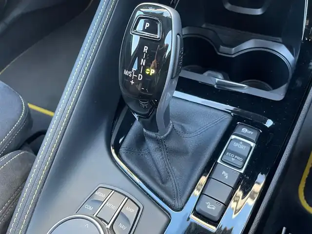 ＢＭＷ Ｘ２ xDrive20i MスポーツX 青森県 2018(平30)年 2.8万km アルピンホワイトⅢ 4WD/純正ナビ/（Bluetooth・CD・DVD・USB）/バックカメラ/電動バックドア/革巻きステアリング/ステアリングスイッチ/パドルシフト/レーンキープアシスト/衝突警告/シートヒーター/パーキングベンチレーション/LEDライト/オートライト/ミラー一体型ETC/ウインカーミラー/電動パーキングブレーキ/純正アルミホイール19インチ/前後コーナーセンサー/ABS/横滑り防止機能/エアバック（ダブル・サイド・カーテン）/プッシュスタート/スマートキーX2/保証書/取扱説明書