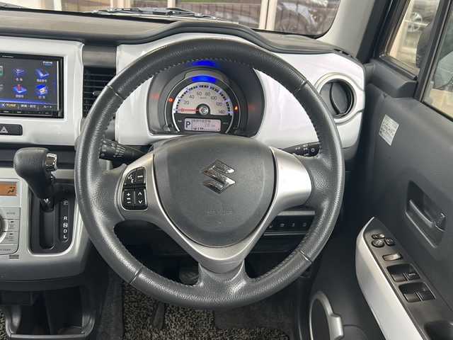 スズキ ハスラー X 沖縄県 2017(平29)年 8.5万km クールカーキPM パナソニック製ナビ(ストラーダ)/・FM/AM/・SD/・フルセグTV/・Bluetooth/・Memory Music/・CD/DVD/主要装備/・ＥＴＣ/・運転席＋助手席シートヒーター/・バックカメラ/・ステアリングスイッチ/・デュアルカメラブレーキサポート/・アイドリングストップ/・横滑り防止装置/・ＨＩＤヘッドライト/・フォグランプ/・スマートキー/・プッシュスタート/・純正15インチアルミ