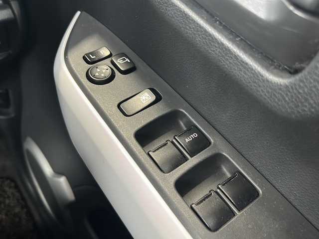 スズキ ハスラー X 沖縄県 2017(平29)年 8.5万km クールカーキPM パナソニック製ナビ(ストラーダ)/・FM/AM/・SD/・フルセグTV/・Bluetooth/・Memory Music/・CD/DVD/主要装備/・ＥＴＣ/・運転席＋助手席シートヒーター/・バックカメラ/・ステアリングスイッチ/・デュアルカメラブレーキサポート/・アイドリングストップ/・横滑り防止装置/・ＨＩＤヘッドライト/・フォグランプ/・スマートキー/・プッシュスタート/・純正15インチアルミ