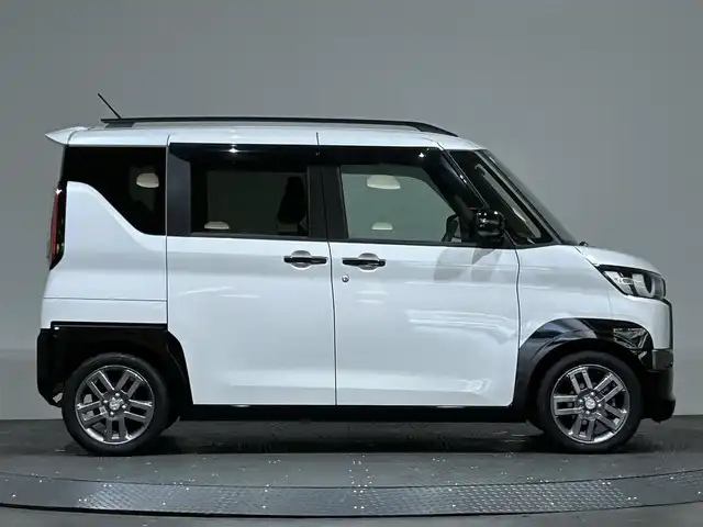 三菱 デリカミニ G プレミアム 愛媛県 2024(令6)年 1.4万km アメジストブラック/シルキーホワイト 社外メモリナビ　Bluetooth　CD　DVD　全周囲カメラ　e-Assist　FCM　EAPM　AHB　TSR　LCDN　LDW　LDP　DAA　PFCW　ハーフレザーシート　シートヒーター　ステアリングヒーター　社外ドライブレコーダー　スマートルームミラー