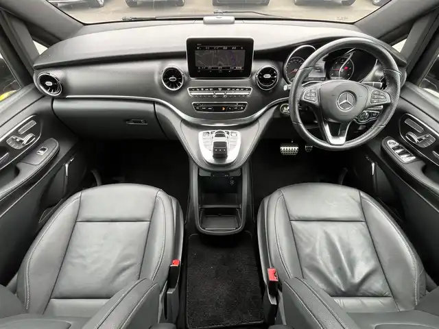 メルセデス・ベンツ Ｖ２２０ d AVG ロング AMGライン 静岡県 2020(令2)年 4.6万km オブシディアンブラックM ワンオーナー/AMGライン/・AMGデザインエクステリア/・19インチAMG7ツインスポークアルミホイール/・カーボン調インテリアトリム/・ステンレスアクセル&ブレーキペダル/・パノラミックスライディングルーフ/レーダーセーフティパッケージ/・ブラインドスポットアシスト/・アクティブディスタンスアシスト・ディストロニック/・レーンキーピングアシスト/・アクティブブレーキアシスト/・PRE-SAFE/レザーシート/Burmesterサラウンドサウンドシステム/両側パワースライドドア/MBUX/(CD/DVD/Bluetooth/フルセグ)/360°カメラ/アダプティブクルーズコントロール/メモリー付パワーシート/シートヒーター/アンビエントライト/キーレスキー/ETC2.0/ドライブレコーダー/3列シート/ウォークスルー/純正フロアマット/保証書/取説/スペアキー