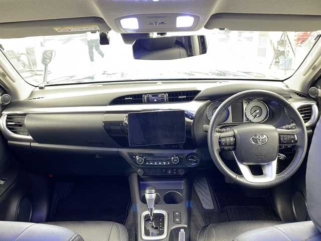 トヨタ ハイラックス Z 兵庫県 2021(令3)年 5万km アティチュードブラックマイカ ・社外ナビ/BT/USB/iPod/SD/・トヨタセーフティセンス/・レーダークルーズコントロール/・衝突軽減システム/・横滑り防止装置/・レーンキープアシスト/・ダウンヒルアシストコントロール/・センターデフロック/・アイドリングストップ/・クリアランスソナー/・前後コーナーセンサー/・バックカメラ/・パワーヒート/・LEDオートライト/・寒冷地仕様/・革調シートカバー/・GRハードトノカバー/・ETC/・純正ドライブレコーダー（前後）/・MTモード付AT/・純正AW/・AAC/・スマートキー/・プッシュスタート/・W＋サイドエアバッグ/・カーテンエアバッグ