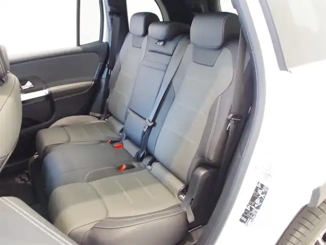 メルセデス・ベンツ ＧＬＢ２００ｄ AMGライン 岐阜県 2020(令2)年 1万km 白 レザーエクスクルーシブパッケージ/本革シート　/ナビゲーションパッケージ/ナビゲーション/テレビ機能/レーダーセーフティーパッケージ　/アクティブディスタンスアシスト・ディストロニック/アクティブブレーキアシスト/緊急回避補助システム/渋滞時緊急ブレーキ機能/アクティブブラインドスポットアシスト/アクティブレーンキーピングアシスト/アクティブステアリングアシスト/アクティブパーキングアシスト/レーダーセーフティーパッケージ　/サンルーフ　/アンビエントライト　/パワーシート　/シートヒーター　/電動リアゲート
