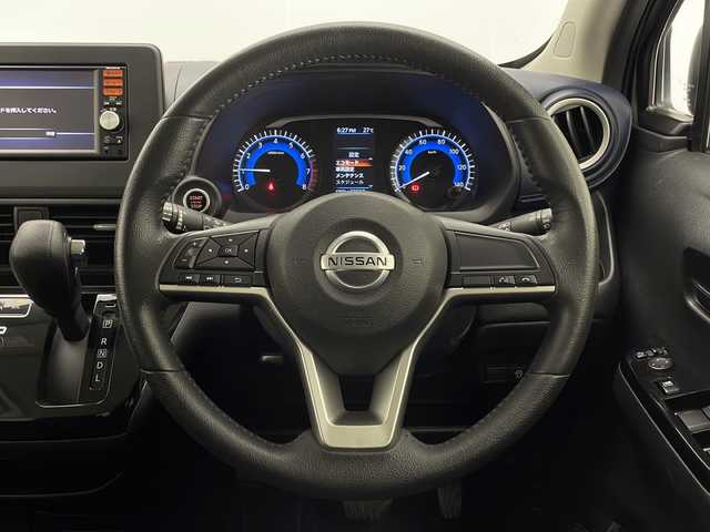 日産 デイズ ハイウェイスターX 宮崎県 2020(令2)年 7万km チタニウムグレーメタリック エマージェンシーブレーキ/純正ナビTV/（MM115D-W/CD/FMAM/Bluetooth/フルセグTV)/純正LEDオートライト/純正フォグ/純正14インチアルミ/純正エアロ/純正ルーフエンドスポイラー/純正フロアマット/アラウンドビューモニター/クリアランスソナー/シートカバー/オートエアコン/ウインカードアミラー/本革巻ハンドル/インテリジェントキー/プッシュエンジンスタート/新車時保証書/取扱い説明書