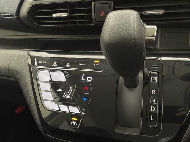 日産 デイズ ハイウェイスターX 宮崎県 2020(令2)年 7万km チタニウムグレーメタリック エマージェンシーブレーキ/純正ナビTV/（MM115D-W/CD/FMAM/Bluetooth/フルセグTV)/純正LEDオートライト/純正フォグ/純正14インチアルミ/純正エアロ/純正ルーフエンドスポイラー/純正フロアマット/アラウンドビューモニター/クリアランスソナー/シートカバー/オートエアコン/ウインカードアミラー/本革巻ハンドル/インテリジェントキー/プッシュエンジンスタート/新車時保証書/取扱い説明書
