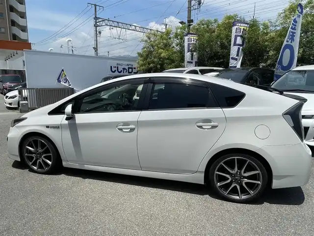 トヨタ プリウス S ツーリングセレクション 兵庫県 2012(平24)年 13.9万km ホワイトパールクリスタルシャイン (株)IDOMが運営する【じしゃロン西宮店】の自社ローン専用車両になります。こちらは現金またはオートローンご利用時の価格です。自社ローンご希望の方は別途その旨お申付け下さい/＊ETC/＊バックカメラ/＊フルセグ/＊横滑り防止装置/＊オートライト/＊パワステ/＊パワーウィンドウ