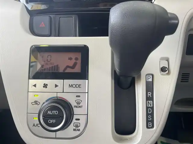 ダイハツ ムーヴ X ターボ SAⅢ 和歌山県 2023(令5)年 1.7万km ホワイト 社外オーディオ（AM/FM.CD.DVD.USB.IPOD.BLUETOOTH)/オートハイビーム/オートライト/プッシュスタート/純正バイザー/純正フロアマット/D席シートヒーター/プリクラッシュセーフティ/アイドリングストップ
