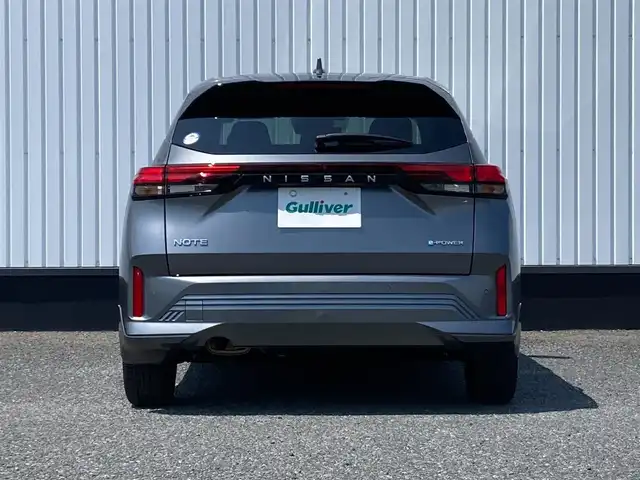 日産 ノート X 千葉県 2024(令6)年 2.8万km ダークメタルグレー 純正９インチナビ/(AM/FM/TV/Bluetooth)/HDMI/全周囲カメラ/デジタルインナーミラー/プロパイロット/置くだけ充電/衝突被害軽減システム/車線逸脱警報/クルーズコントロール/横滑り防止装置/ETC２．０/アイドリングストップ/LEDヘッドライト/オートライト/ウィンカーミラー/電動格納ミラー/シートリフター/プッシュスタート/スマートキー/フロアマット/スペアキー/取扱説明書/保証書