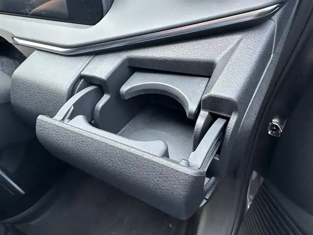 日産 ノート X 千葉県 2024(令6)年 2.8万km ダークメタルグレー 純正９インチナビ/(AM/FM/TV/Bluetooth)/HDMI/全周囲カメラ/デジタルインナーミラー/プロパイロット/置くだけ充電/衝突被害軽減システム/車線逸脱警報/クルーズコントロール/横滑り防止装置/ETC２．０/アイドリングストップ/LEDヘッドライト/オートライト/ウィンカーミラー/電動格納ミラー/シートリフター/プッシュスタート/スマートキー/フロアマット/スペアキー/取扱説明書/保証書