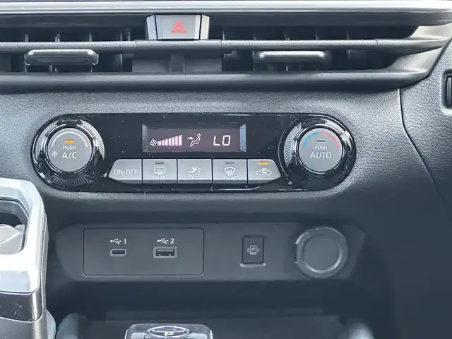 日産 ノート X 千葉県 2024(令6)年 2.8万km ダークメタルグレー 純正９インチナビ/(AM/FM/TV/Bluetooth)/HDMI/全周囲カメラ/デジタルインナーミラー/プロパイロット/置くだけ充電/衝突被害軽減システム/車線逸脱警報/クルーズコントロール/横滑り防止装置/ETC２．０/アイドリングストップ/LEDヘッドライト/オートライト/ウィンカーミラー/電動格納ミラー/シートリフター/プッシュスタート/スマートキー/フロアマット/スペアキー/取扱説明書/保証書