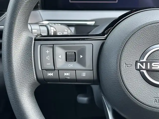 日産 ノート X 千葉県 2024(令6)年 2.8万km ダークメタルグレー 純正９インチナビ/(AM/FM/TV/Bluetooth)/HDMI/全周囲カメラ/デジタルインナーミラー/プロパイロット/置くだけ充電/衝突被害軽減システム/車線逸脱警報/クルーズコントロール/横滑り防止装置/ETC２．０/アイドリングストップ/LEDヘッドライト/オートライト/ウィンカーミラー/電動格納ミラー/シートリフター/プッシュスタート/スマートキー/フロアマット/スペアキー/取扱説明書/保証書