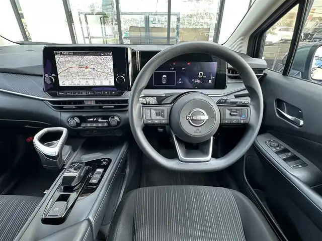 日産 ノート X 千葉県 2024(令6)年 2.8万km ダークメタルグレー 純正９インチナビ/(AM/FM/TV/Bluetooth)/HDMI/全周囲カメラ/デジタルインナーミラー/プロパイロット/置くだけ充電/衝突被害軽減システム/車線逸脱警報/クルーズコントロール/横滑り防止装置/ETC２．０/アイドリングストップ/LEDヘッドライト/オートライト/ウィンカーミラー/電動格納ミラー/シートリフター/プッシュスタート/スマートキー/フロアマット/スペアキー/取扱説明書/保証書