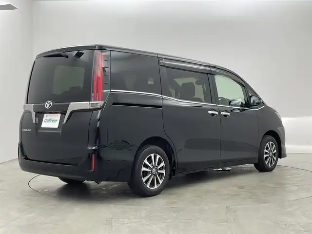 トヨタ エスクァイア Gi プレミアムパッケージ ブラックテーラード 埼玉県 2021(令3)年 3.2万km ブラック 純正9インチナビ バックカメラ シートヒーター ステアリングヒーター ETC セーフティセンス クルーズコントロール LEDヘッドライト コーナーセンサー 両側パワースライドドア スマートキー