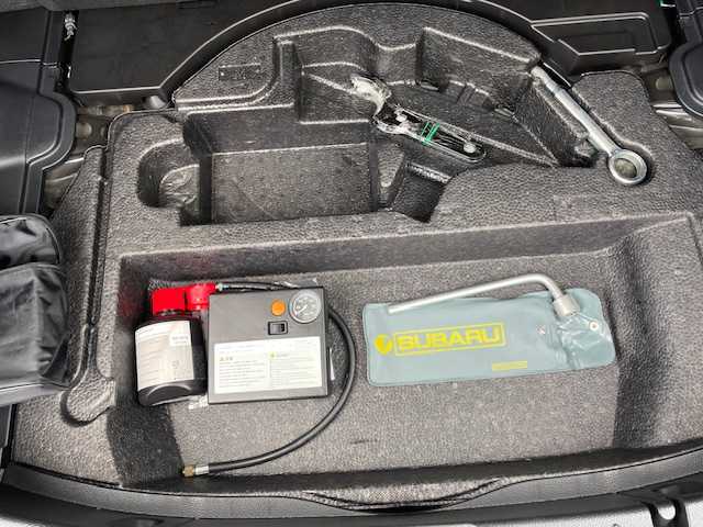 スバル インプレッサ スポーツ 2．0i－Sリミテッド 茨城県 2014(平26)年 8.7万km クリスタルブラックシリカ ワンオーナー　/ＥＴＣ　/社外ナビ　/ワンセグテレビ　/Ｂｌｕｅｔｏｏｔｈ　/パドルシフト　/アイドリングストップ　/クルーズコントロール　/純正ＡＷ　/純正フロアマット　/パワーシート　/取扱説明書　/保証書　/スマートキー/スペアキー１