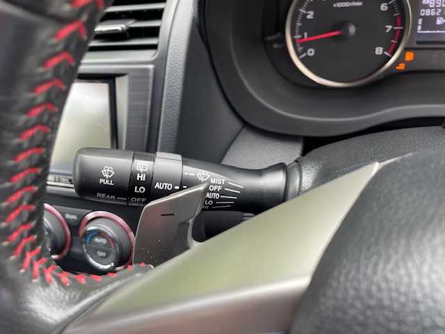 スバル インプレッサ スポーツ 2．0i－Sリミテッド 茨城県 2014(平26)年 8.7万km クリスタルブラックシリカ ワンオーナー　/ＥＴＣ　/社外ナビ　/ワンセグテレビ　/Ｂｌｕｅｔｏｏｔｈ　/パドルシフト　/アイドリングストップ　/クルーズコントロール　/純正ＡＷ　/純正フロアマット　/パワーシート　/取扱説明書　/保証書　/スマートキー/スペアキー１