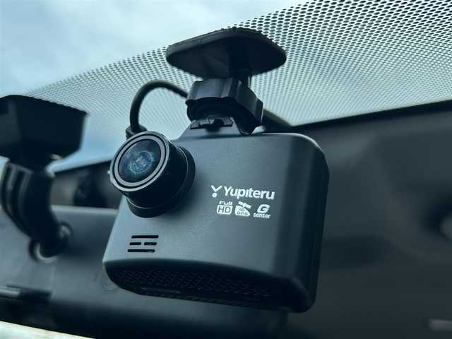 トヨタ プリウス α S ツーリングセレクション 静岡県 2016(平28)年 6.3万km アティチュードブラックマイカ ５人乗り/ストラーダナビ/フルセグＴＶ/バックカメラ/ＥＴＣ/ＢＴオーディオ/１５００Ｗ給電/ＢｌｕＲａｙ/ＤＶＤ再/ドラレコ/プッシュスタート/スマートキー/ＬＥＤヘッドライト/フォグランプ/純正１７ＡＷ