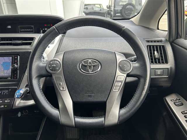 トヨタ プリウス α S ツーリングセレクション 静岡県 2016(平28)年 6.3万km アティチュードブラックマイカ ５人乗り/ストラーダナビ/フルセグＴＶ/バックカメラ/ＥＴＣ/ＢＴオーディオ/１５００Ｗ給電/ＢｌｕＲａｙ/ＤＶＤ再/ドラレコ/プッシュスタート/スマートキー/ＬＥＤヘッドライト/フォグランプ/純正１７ＡＷ