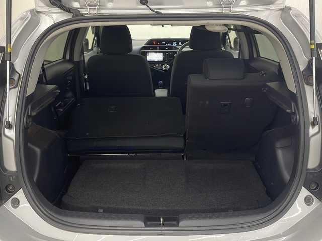 トヨタ アクア S 長崎県 2016(平28)年 8.7万km シルバーM メモリナビ/フルセグテレビ/CD/DVD/Bluetooth/バックカメラ/衝突軽減ブレーキ/オートハイビーム/スマートキー/プッシュスタート/ETC/フロアマット/純正ライト/オートライト/ドアバイザー