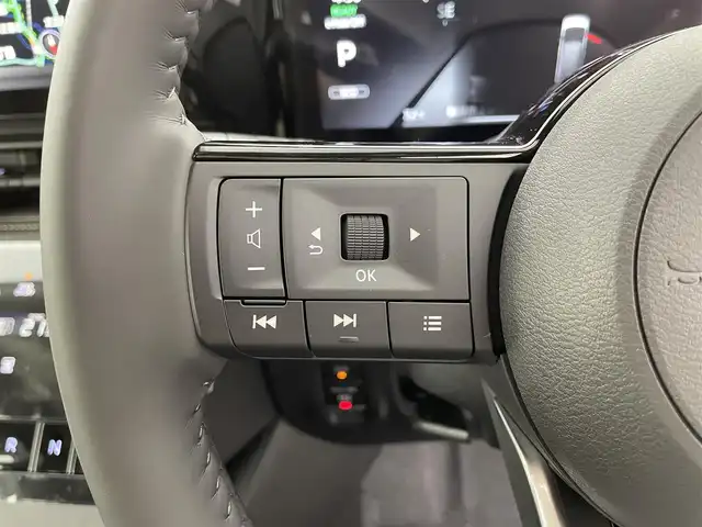日産 セレナ e－パワー ハイウェイスター V 福井県 2025(令7)年 0.1千km 白Ⅱ インテリジェント アラウンドビューモニター（移動物 検知機能付）/インテリジェント ルームミラー/アドバンスドドライブアシストディスプレイ（12.3インチカラーディスプレイ）/統合型インターフェースディスプレイ/ワイヤレス充電器+6スピーカー/NissanConnectナビゲーションシステム（地デジ内蔵）/車載通信ユニット（TCU［Telematics Control Unit］）/ETC2.0ユニット（ビルトインタイプ）/ドライブレコーダー（前後セット）/プロパイロット（ナビリンク機能付）/プロパイロット緊急停止支援システム（SOSコール機能付）/SOSコール/ヘッドランプ オートレベライザー/アダプティブLEDヘッドライトシステム