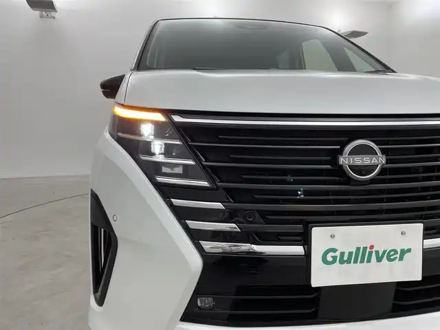日産 セレナ e－パワー ハイウェイスター V 福井県 2025(令7)年 0.1千km 白Ⅱ インテリジェント アラウンドビューモニター（移動物 検知機能付）/インテリジェント ルームミラー/アドバンスドドライブアシストディスプレイ（12.3インチカラーディスプレイ）/統合型インターフェースディスプレイ/ワイヤレス充電器+6スピーカー/NissanConnectナビゲーションシステム（地デジ内蔵）/車載通信ユニット（TCU［Telematics Control Unit］）/ETC2.0ユニット（ビルトインタイプ）/ドライブレコーダー（前後セット）/プロパイロット（ナビリンク機能付）/プロパイロット緊急停止支援システム（SOSコール機能付）/SOSコール/ヘッドランプ オートレベライザー/アダプティブLEDヘッドライトシステム