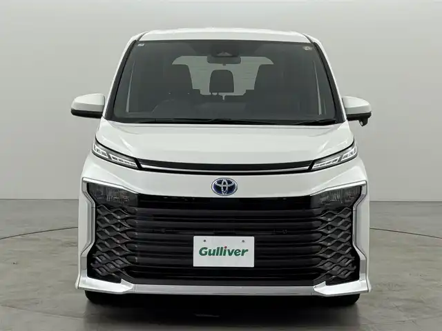 トヨタ ヴォクシー ハイブリッド S－Z 福岡県 2025(令7)年 0.1千km ホワイトパールクリスタルシャイン 登録済未使用車　/純正１０．５型ＤＡナビ　/バックカメラ　/ビルトインＥＴＣ２．０　/快適利便パッケージ　/レーダークルコン　/トヨタセーフティセンス　/衝突軽減ブレーキ/レーンキープ/アクセル踏み間違い防止/コーナーセンサー/両側電動スライドドア　/パワーバックドア　/ハーフレザーシート/シートヒーター　/ＬＥＤヘッドライト