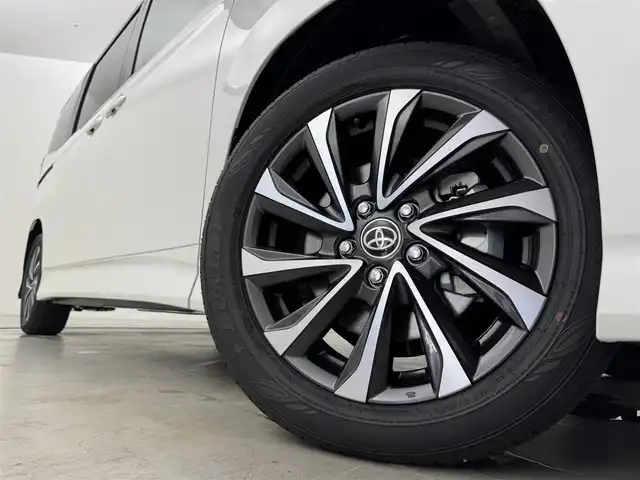 トヨタ ヴォクシー ハイブリッド S－Z 福岡県 2025(令7)年 0.1千km ホワイトパールクリスタルシャイン 登録済未使用車　/純正１０．５型ＤＡナビ　/バックカメラ　/ビルトインＥＴＣ２．０　/快適利便パッケージ　/レーダークルコン　/トヨタセーフティセンス　/衝突軽減ブレーキ/レーンキープ/アクセル踏み間違い防止/コーナーセンサー/両側電動スライドドア　/パワーバックドア　/ハーフレザーシート/シートヒーター　/ＬＥＤヘッドライト