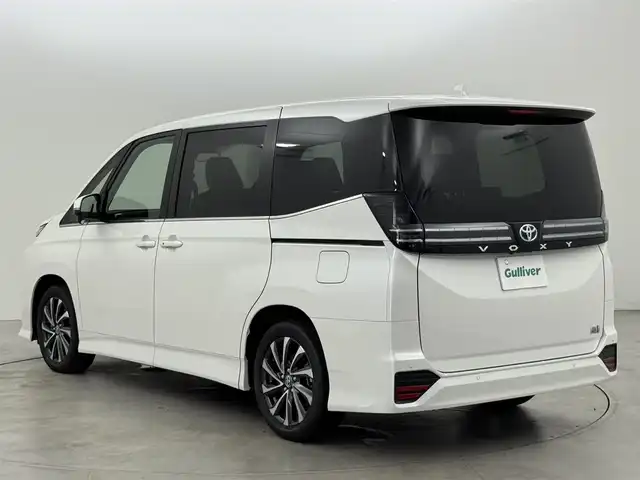 トヨタ ヴォクシー ハイブリッド S－Z 福岡県 2025(令7)年 0.1千km ホワイトパールクリスタルシャイン 登録済未使用車　/純正１０．５型ＤＡナビ　/バックカメラ　/ビルトインＥＴＣ２．０　/快適利便パッケージ　/レーダークルコン　/トヨタセーフティセンス　/衝突軽減ブレーキ/レーンキープ/アクセル踏み間違い防止/コーナーセンサー/両側電動スライドドア　/パワーバックドア　/ハーフレザーシート/シートヒーター　/ＬＥＤヘッドライト