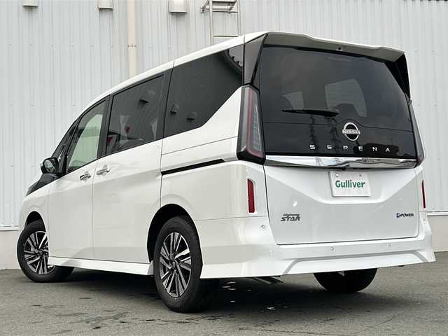 日産 セレナ e－パワー ハイウェイスター V 三重県 2025(令7)年 0.1千km プリズムホワイト 登録済未使用車 /純正ナビ　/全周囲　/純正後席モニター/BSM　/デジタルインナーミラー　/ワイヤレス充電器　/プロパイロット /ハンドル支援/ビルトインETC2.0 /両側パワースライドドア/スペアキー /コーナーセンサー /レーダークルーズコントロール/レーンキープアシスト/衝突軽減ブレーキ/USB・タイプC給電 /LEDヘッドライト/オートハイビーム/オートライト/電動格納ミラー/禁煙車