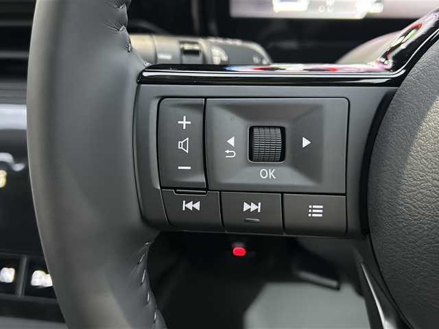 日産 セレナ e－パワー ハイウェイスター V 三重県 2025(令7)年 0.1千km プリズムホワイト 登録済未使用車 /純正ナビ　/全周囲　/純正後席モニター/BSM　/デジタルインナーミラー　/ワイヤレス充電器　/プロパイロット /ハンドル支援/ビルトインETC2.0 /両側パワースライドドア/スペアキー /コーナーセンサー /レーダークルーズコントロール/レーンキープアシスト/衝突軽減ブレーキ/USB・タイプC給電 /LEDヘッドライト/オートハイビーム/オートライト/電動格納ミラー/禁煙車