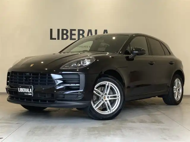 ポルシェ マカン 熊本県 2020(令2)年 5.3万km 黒 ・スマートキー/・プッシュスタート/・Active Safe/・パークアシスト/・トラフィックジャムアシスト/・ヒルコントロール/・レーンキープアシスト/・レーンチェンジアシスト/・オートハイビーム/・クルーズコントロール(追従式)/・黒革シート/・前席パワーシート/・前席シートヒーター /・純正メモリナビ/　【Bluetooth・USB・SD・AppleCarPlay】/・全方位カメラ/・ETC2.0/・バーチャルコクピット/・ドライブレコーダー(前方録画)/・GPSレーダー/・パワーバックドア/・LEDヘッドランプ/・純正マット/・保証書/取説