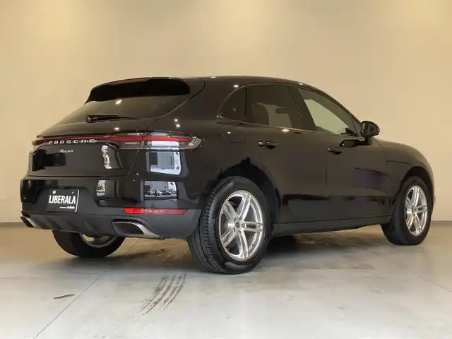 ポルシェ マカン 熊本県 2020(令2)年 5.3万km 黒 ・スマートキー/・プッシュスタート/・Active Safe/・パークアシスト/・トラフィックジャムアシスト/・ヒルコントロール/・レーンキープアシスト/・レーンチェンジアシスト/・オートハイビーム/・クルーズコントロール(追従式)/・黒革シート/・前席パワーシート/・前席シートヒーター /・純正メモリナビ/　【Bluetooth・USB・SD・AppleCarPlay】/・全方位カメラ/・ETC2.0/・バーチャルコクピット/・ドライブレコーダー(前方録画)/・GPSレーダー/・パワーバックドア/・LEDヘッドランプ/・純正マット/・保証書/取説