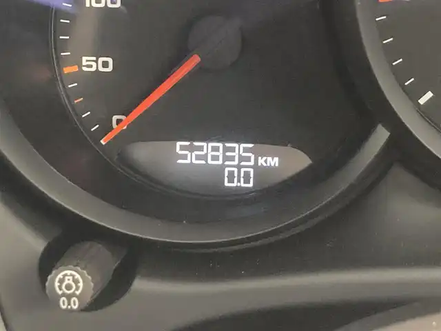 ポルシェ マカン 熊本県 2020(令2)年 5.3万km 黒 ・スマートキー/・プッシュスタート/・Active Safe/・パークアシスト/・トラフィックジャムアシスト/・ヒルコントロール/・レーンキープアシスト/・レーンチェンジアシスト/・オートハイビーム/・クルーズコントロール(追従式)/・黒革シート/・前席パワーシート/・前席シートヒーター /・純正メモリナビ/　【Bluetooth・USB・SD・AppleCarPlay】/・全方位カメラ/・ETC2.0/・バーチャルコクピット/・ドライブレコーダー(前方録画)/・GPSレーダー/・パワーバックドア/・LEDヘッドランプ/・純正マット/・保証書/取説