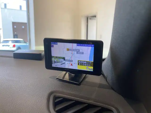ポルシェ マカン 熊本県 2020(令2)年 5.3万km 黒 ・スマートキー/・プッシュスタート/・Active Safe/・パークアシスト/・トラフィックジャムアシスト/・ヒルコントロール/・レーンキープアシスト/・レーンチェンジアシスト/・オートハイビーム/・クルーズコントロール(追従式)/・黒革シート/・前席パワーシート/・前席シートヒーター /・純正メモリナビ/　【Bluetooth・USB・SD・AppleCarPlay】/・全方位カメラ/・ETC2.0/・バーチャルコクピット/・ドライブレコーダー(前方録画)/・GPSレーダー/・パワーバックドア/・LEDヘッドランプ/・純正マット/・保証書/取説