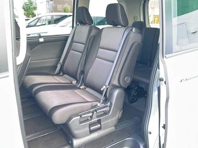 日産 セレナ e－パワー ハイウェイスター V 徳島県 2019(令1)年 3.8万km ブリリアントホワイトパール ワンオーナー/純正10インチナビ/（Bluetooth/フルセグ/CD/DVD/Blu-ray/HDMI）/アラウンドビューモニター/プロパイロット/デジタルインナーモニター/ブラインドスポットモニター/両側パワースライドドア/ビルトインETC/ステアリングスイッチ/LEDヘッドライト/フォグランプ/ウィンカーミラー/電動格納ミラー/純正16アルミホイール/純正フロアマット